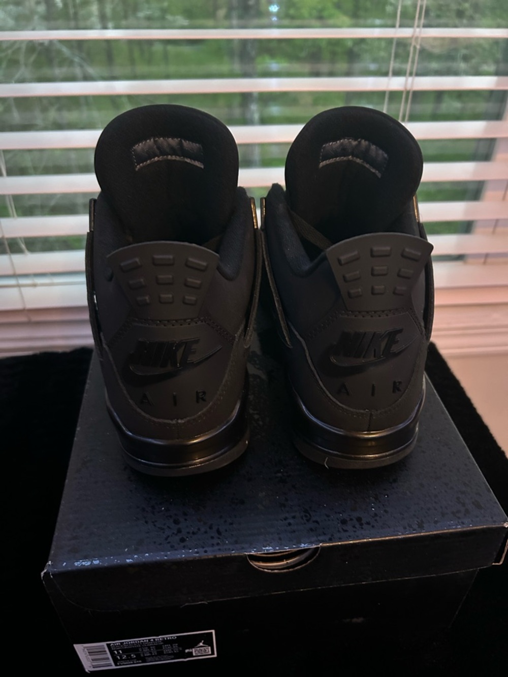 jordan retro 4 black cat size 11 like new - Picture 3 of 3